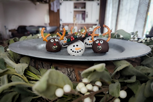 Baking Spirits Bright: How to Make Holiday Cake Ball Truffles