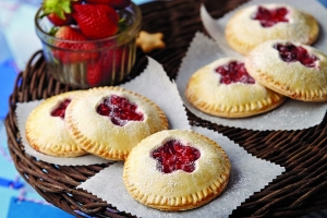 Quick Strawberry Hand Pies